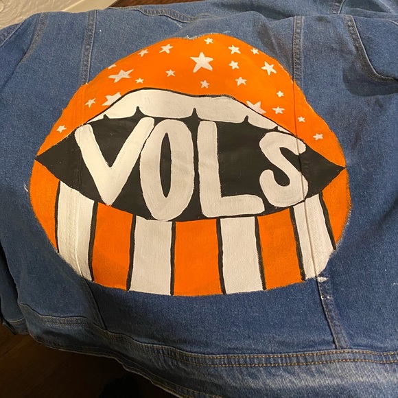 Custom painted denim jackets - Picture 4 of 4